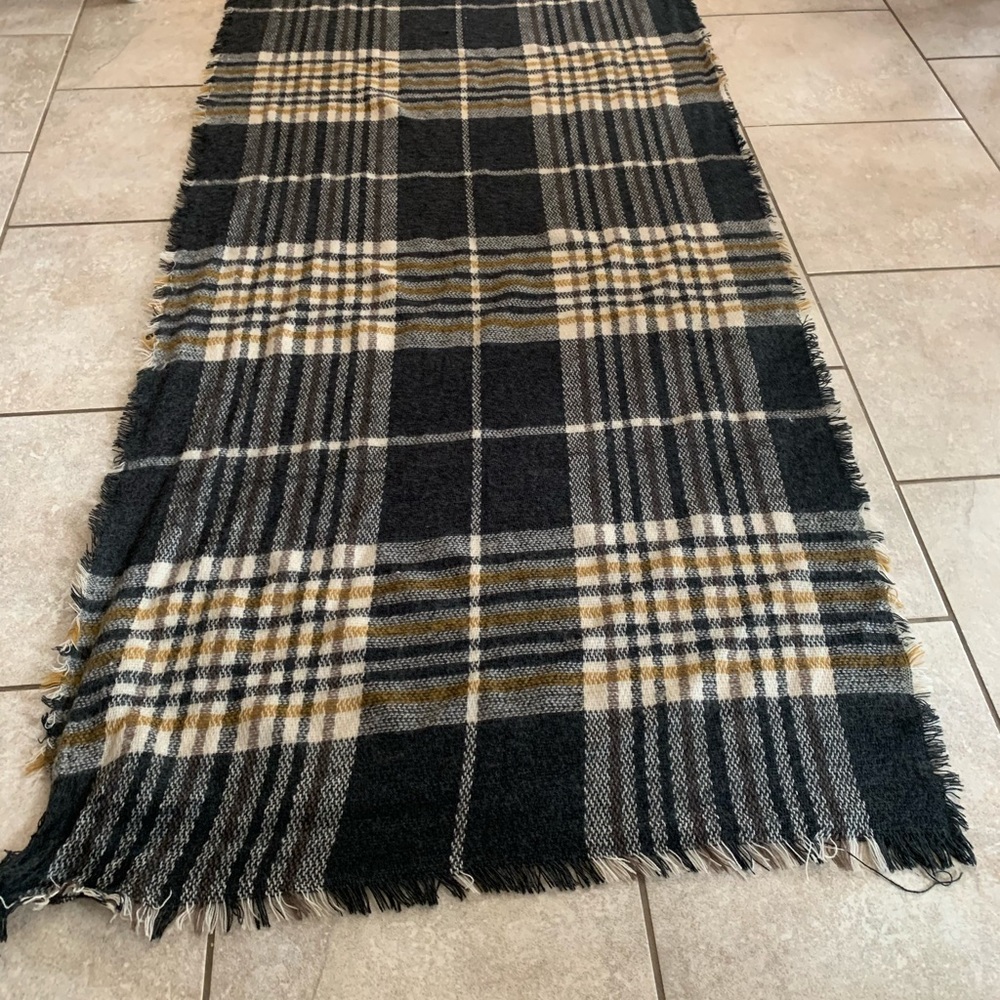 Aritzia Blanket Scarf